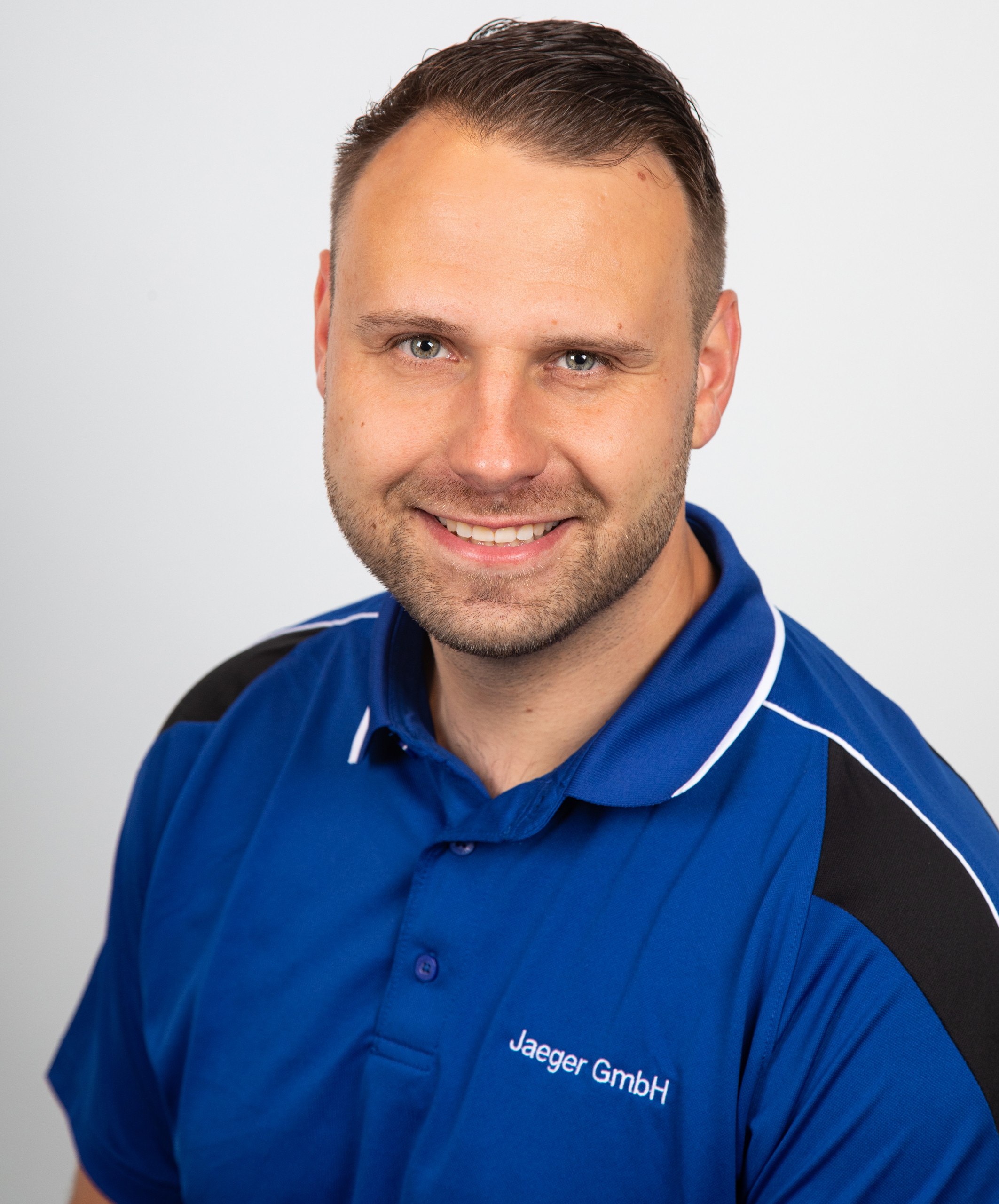 Dominik Schöpfer Geschäftsleitung Badezimmermodernisierung <br />
Dominik Schöpfer Geschäftsleitung Badezimmermodernisierung